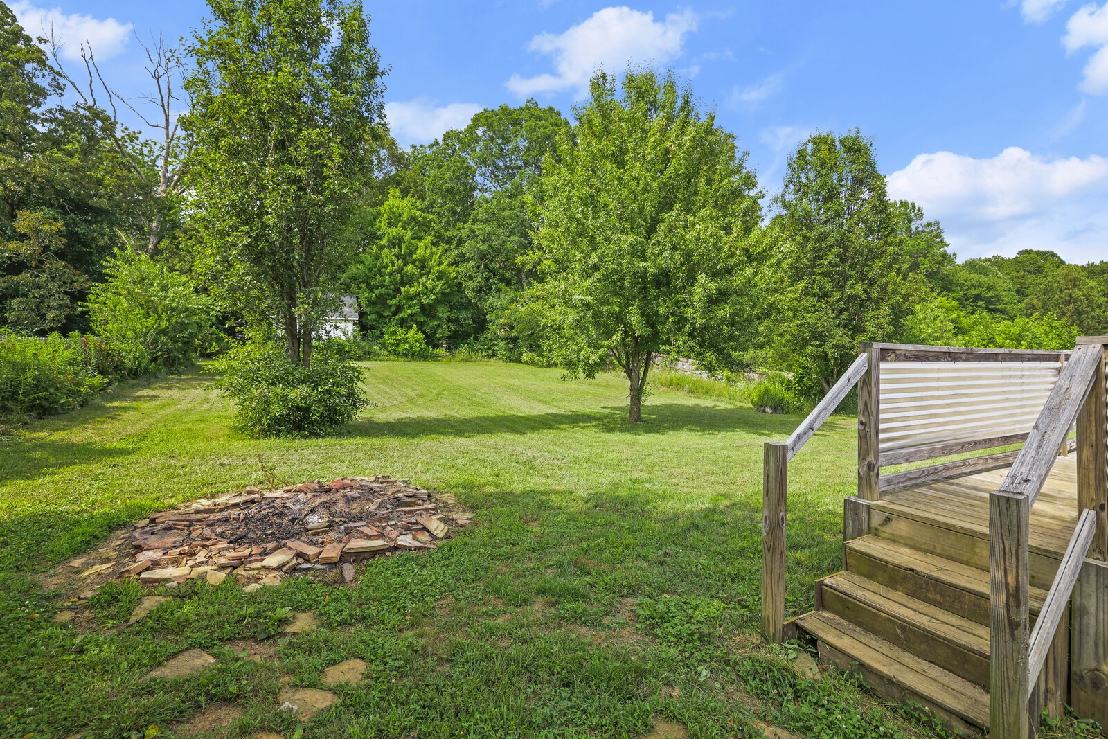 309 Sarah Ln
