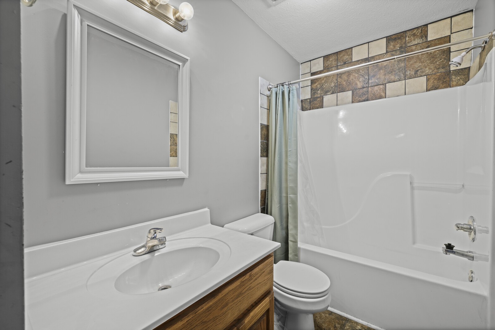 309 Sarah Ln