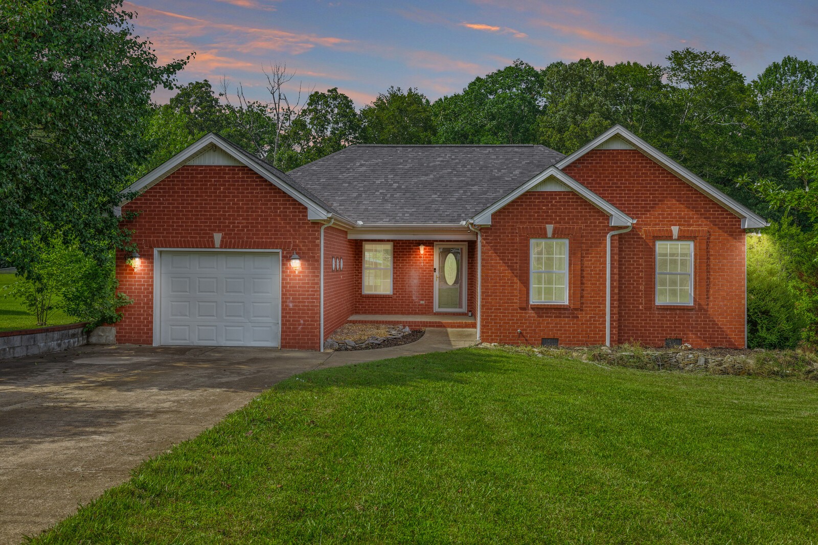 309 Sarah Ln