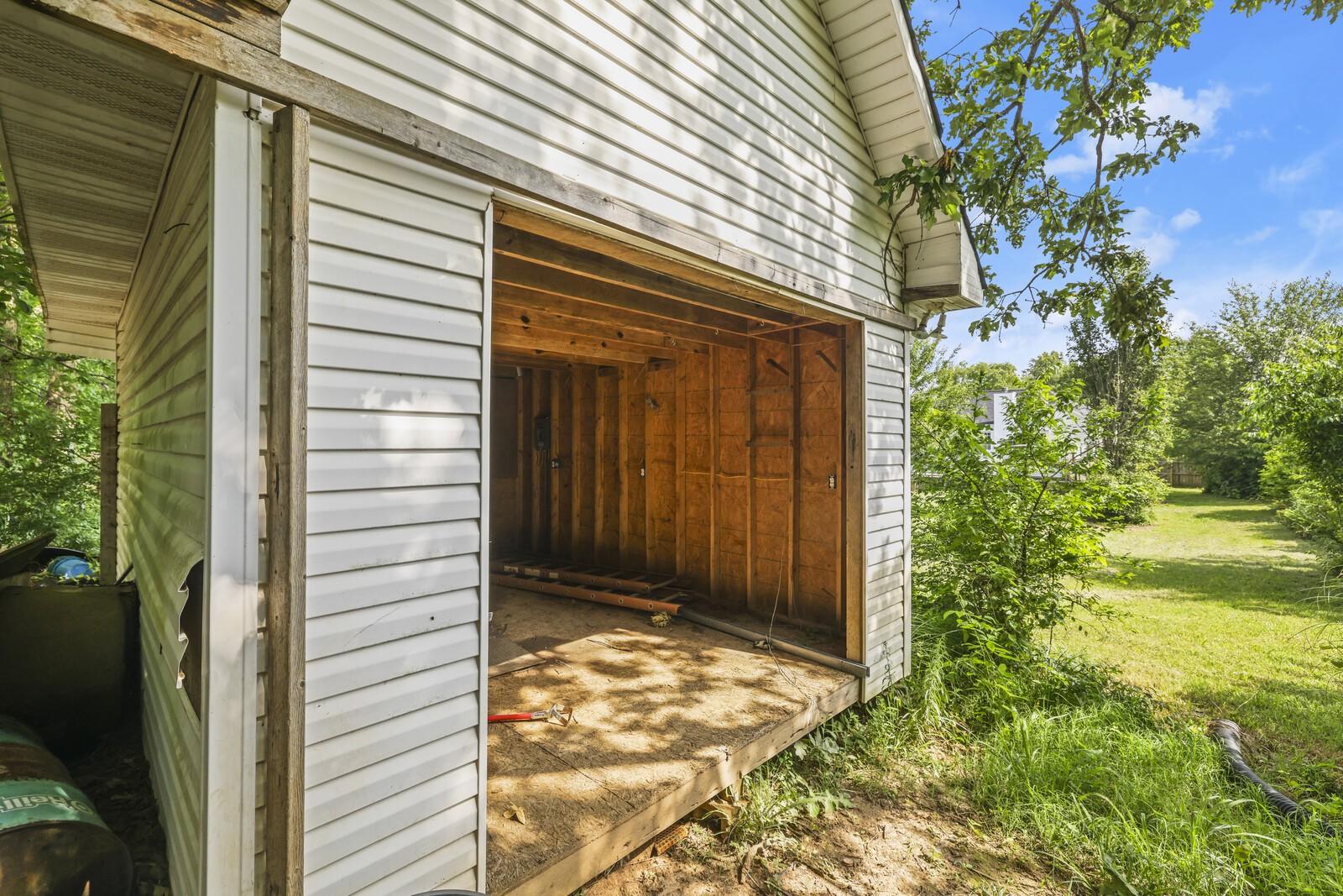 309 Sarah Ln