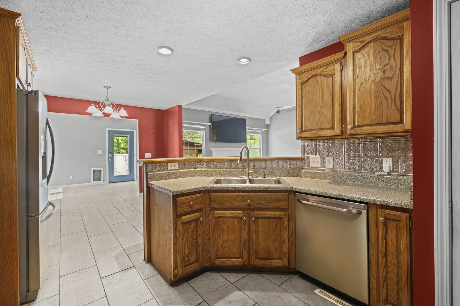 309 Sarah Ln