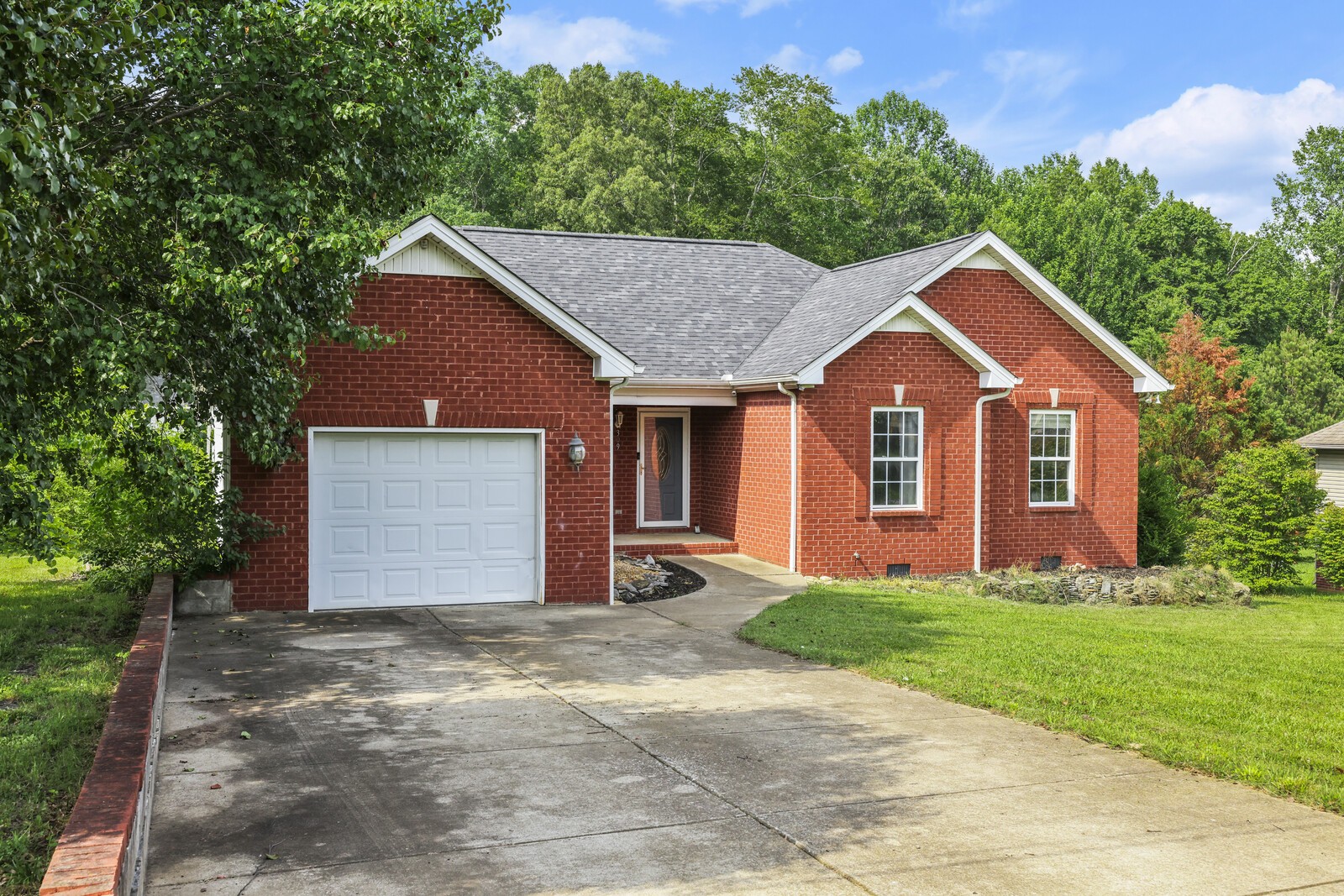 309 Sarah Ln