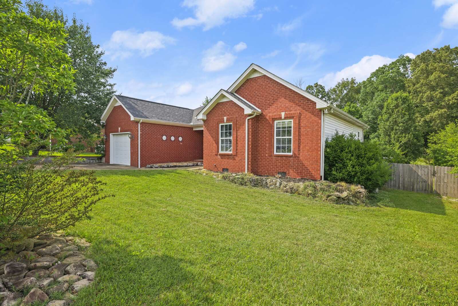 309 Sarah Ln