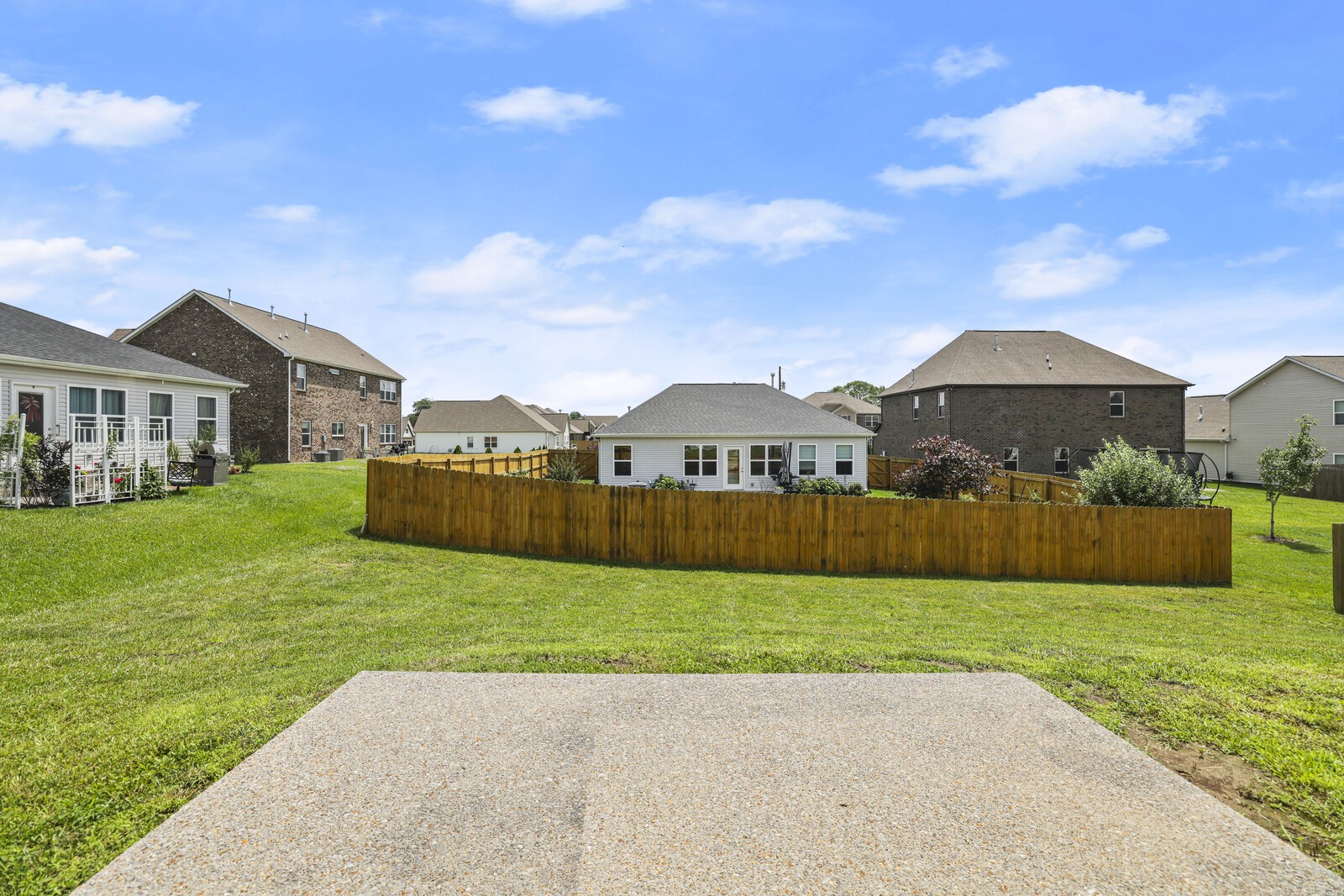 1009 Ellington Dr