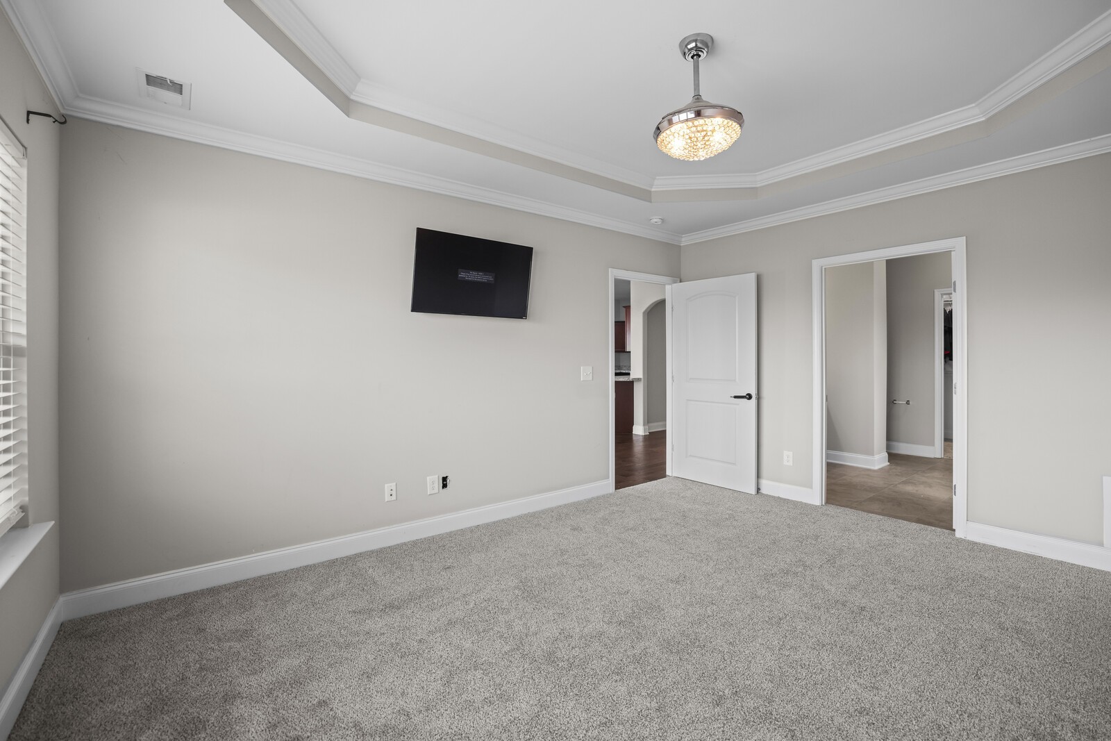 1009 Ellington Dr