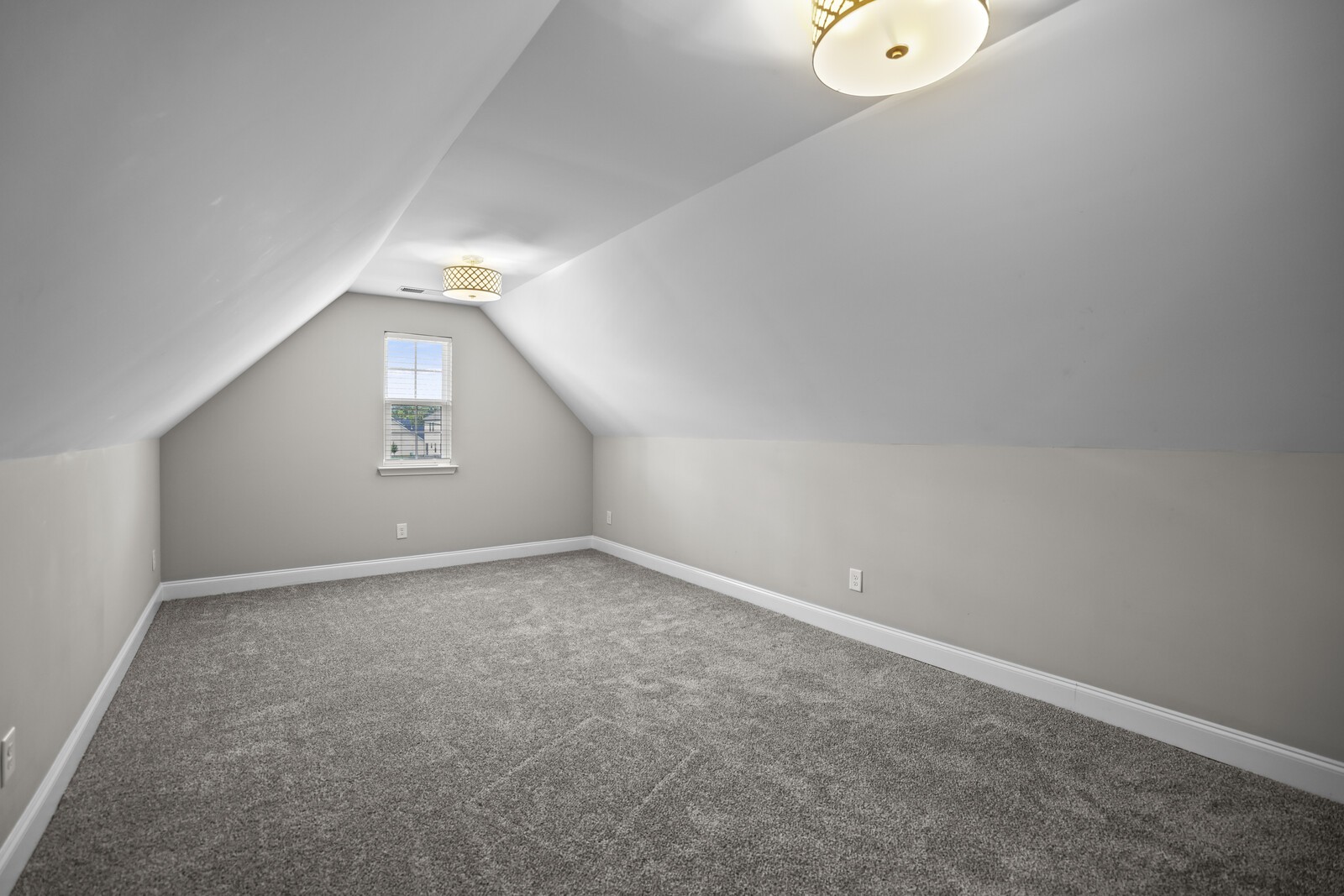 1009 Ellington Dr