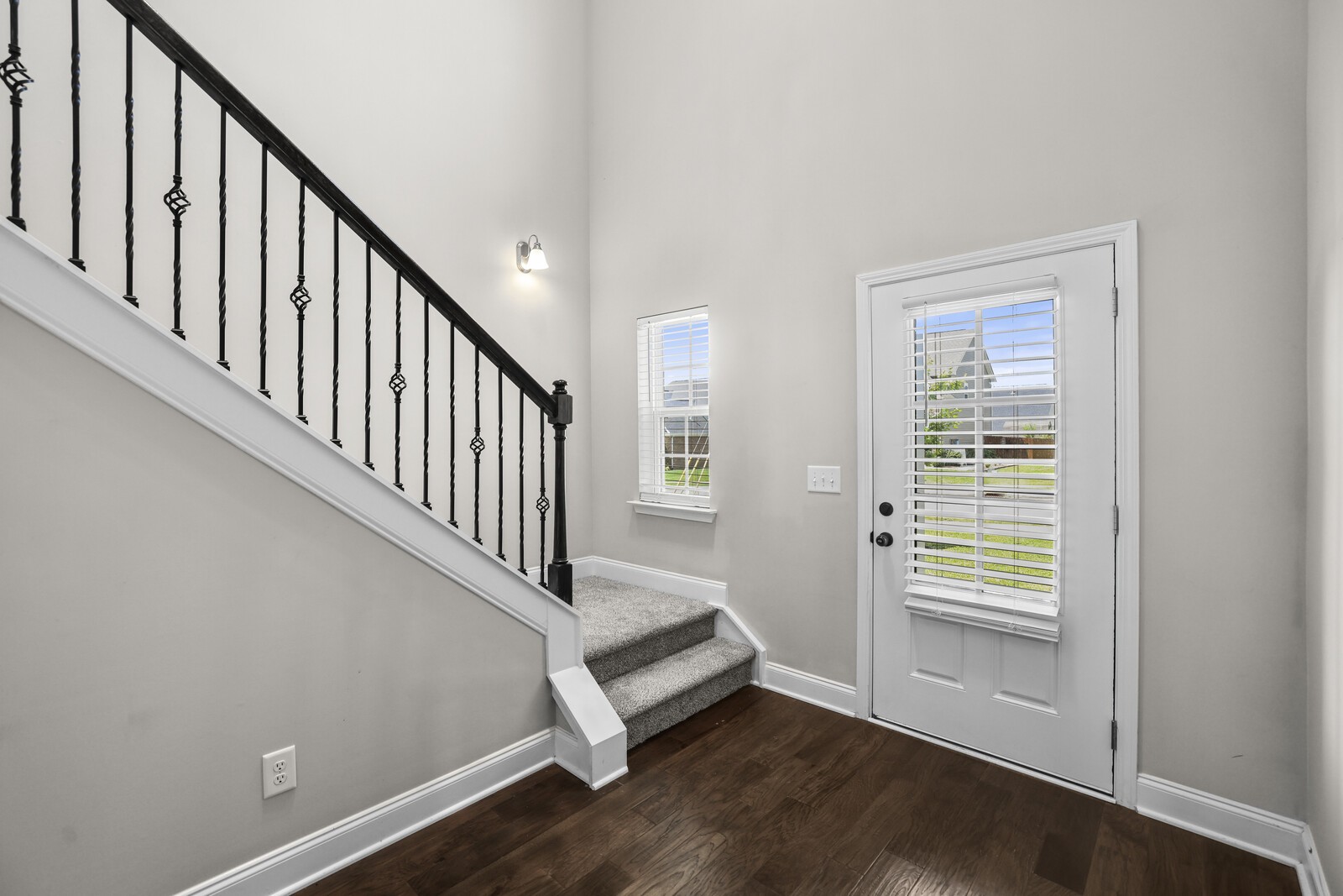 1009 Ellington Dr