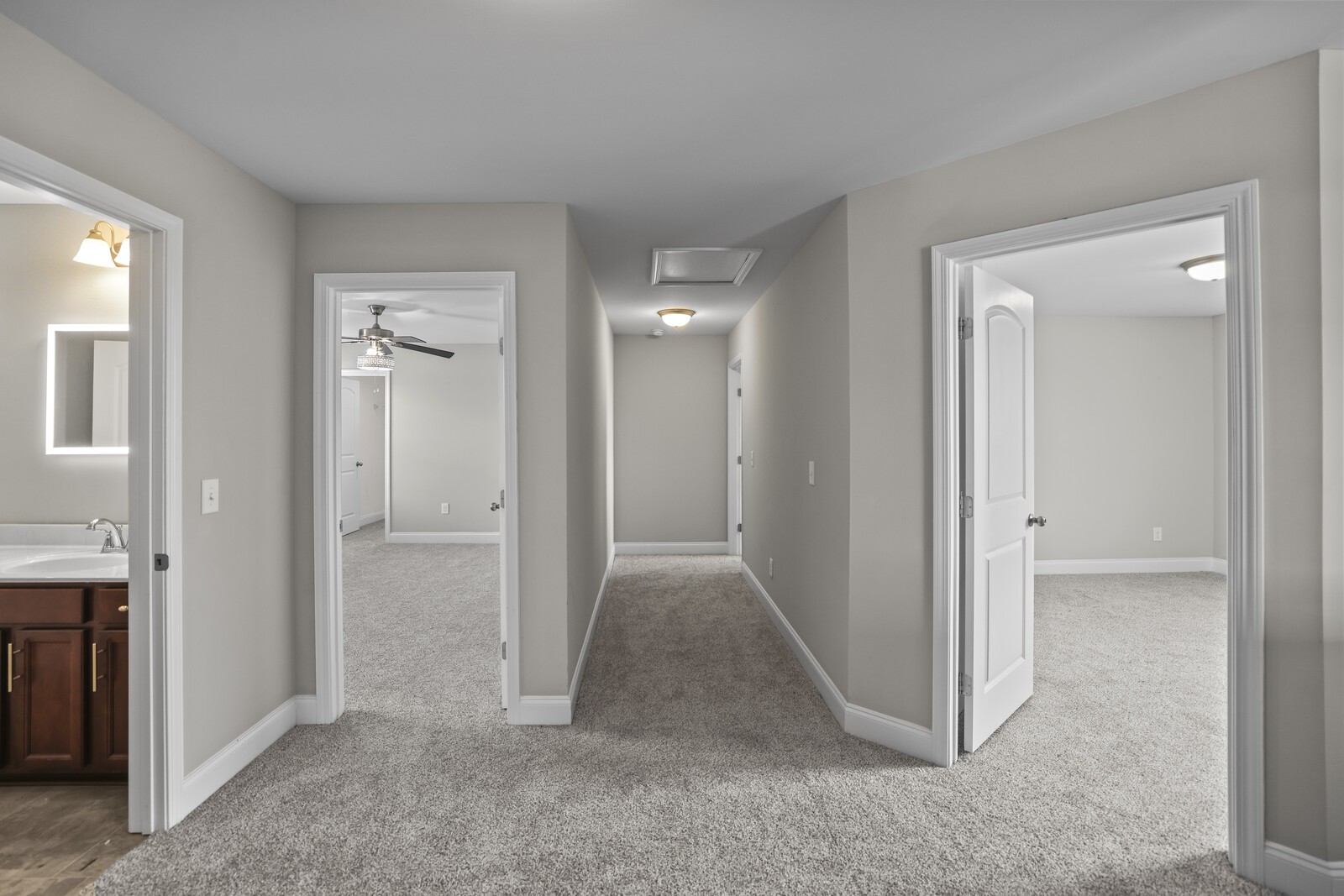 1009 Ellington Dr