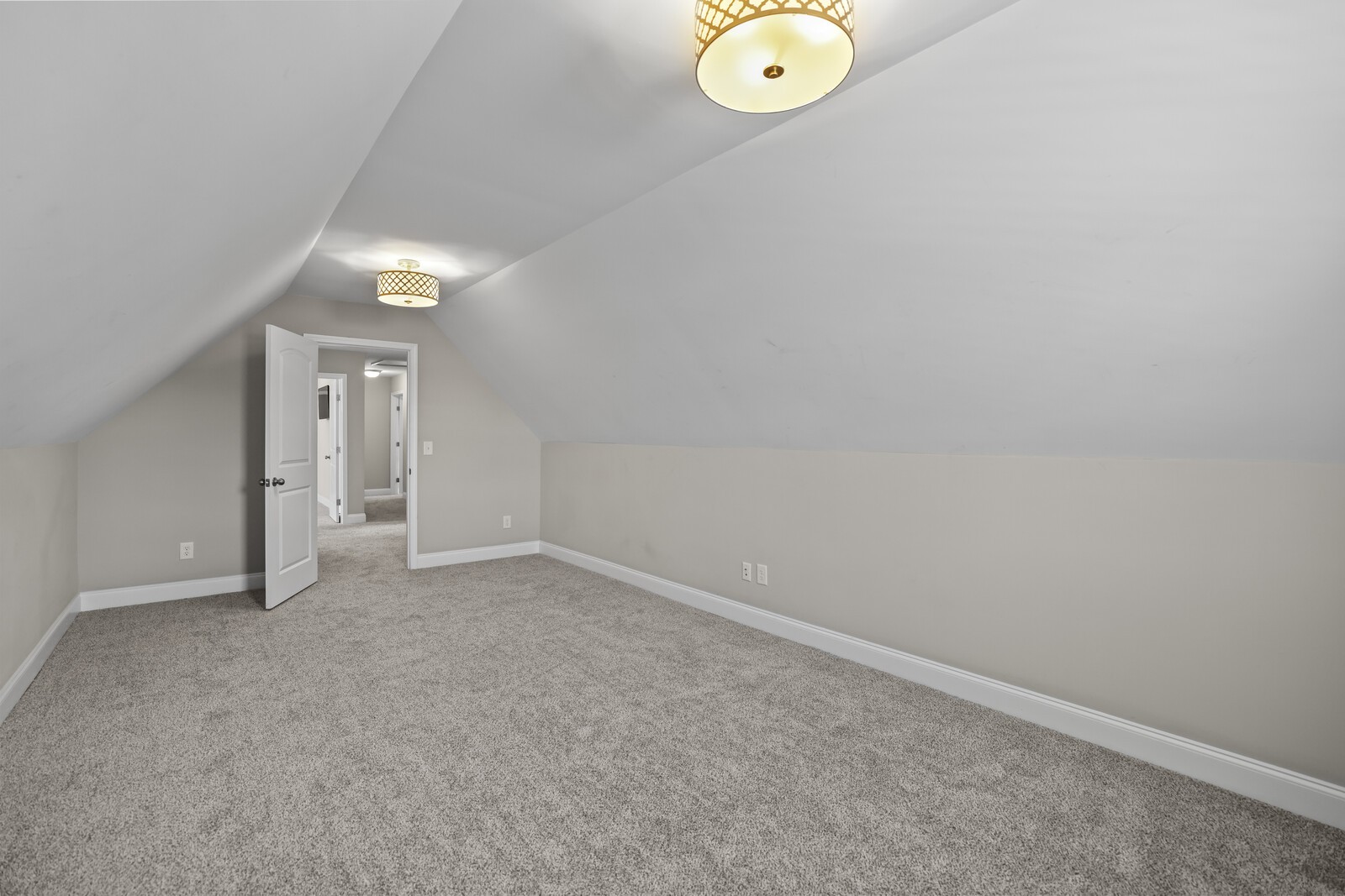 1009 Ellington Dr