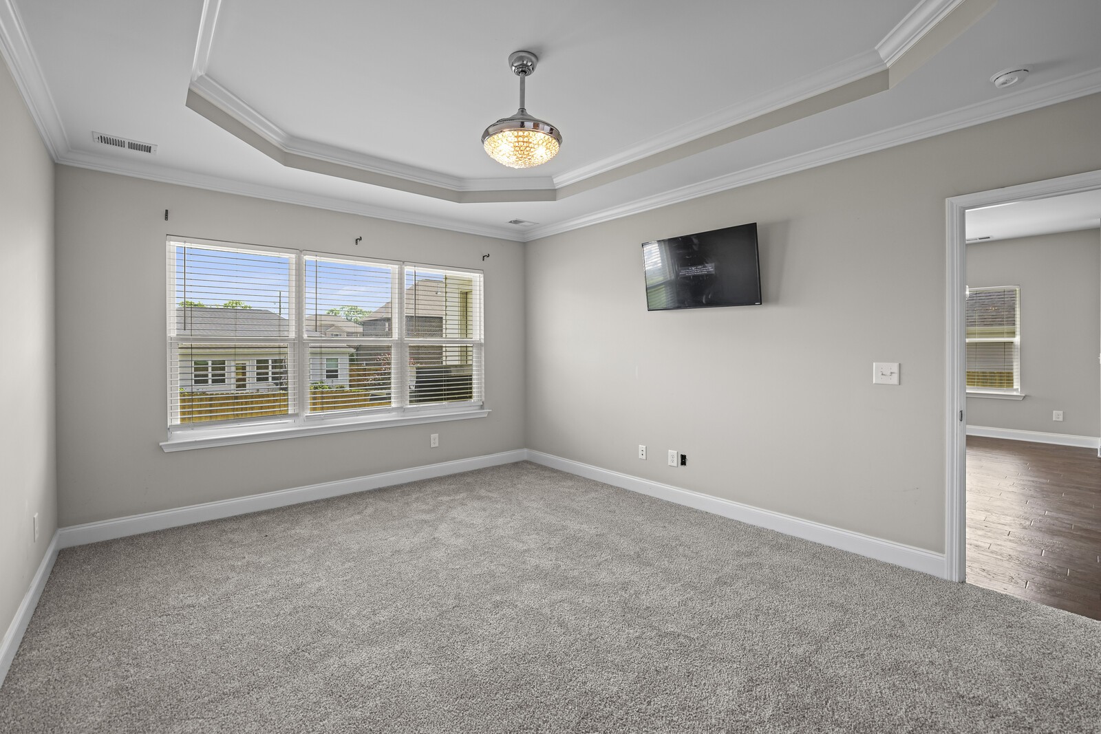 1009 Ellington Dr