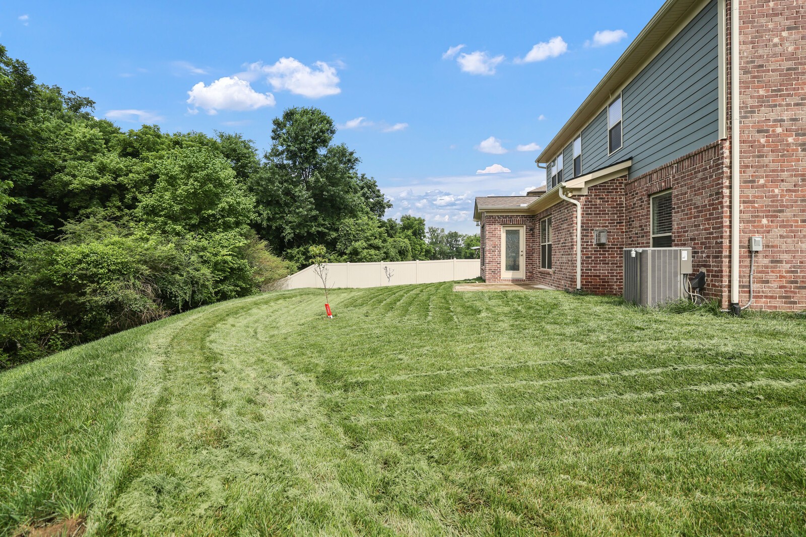 148 Macy Dr