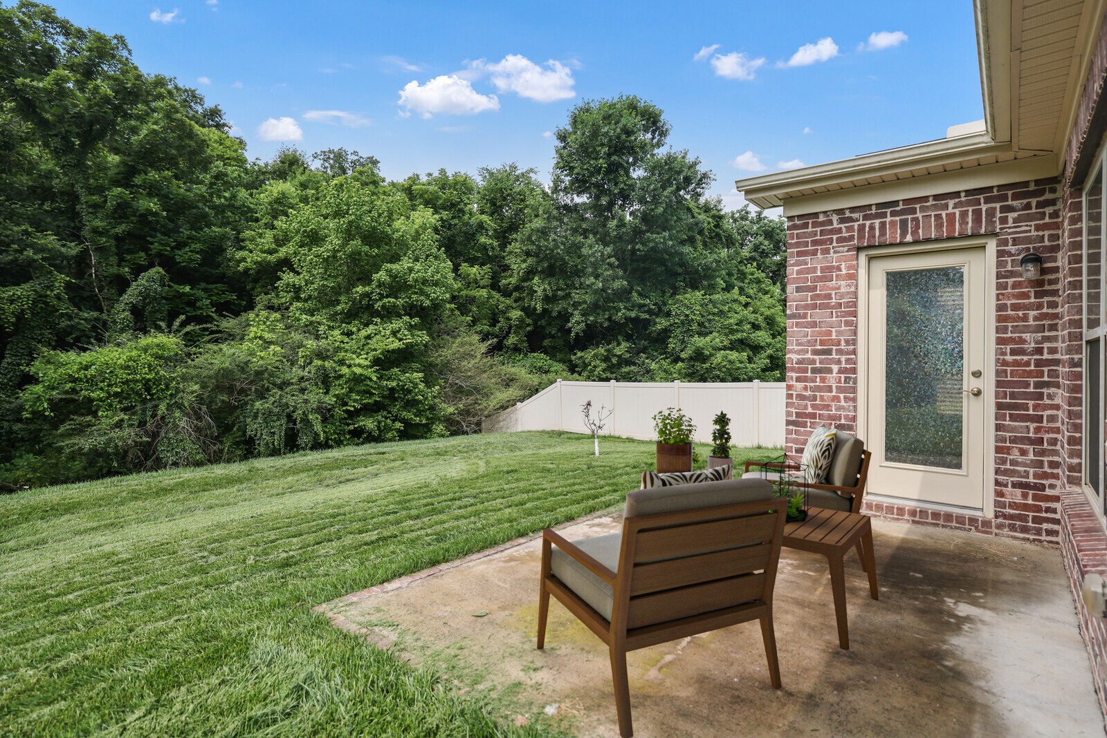 148 Macy Dr
