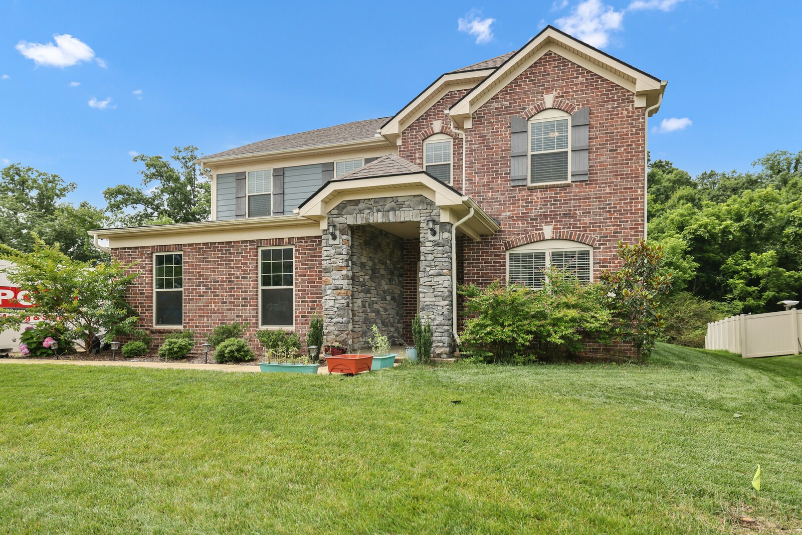 148 Macy Dr