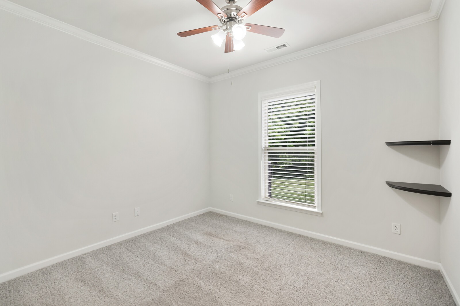 148 Macy Dr