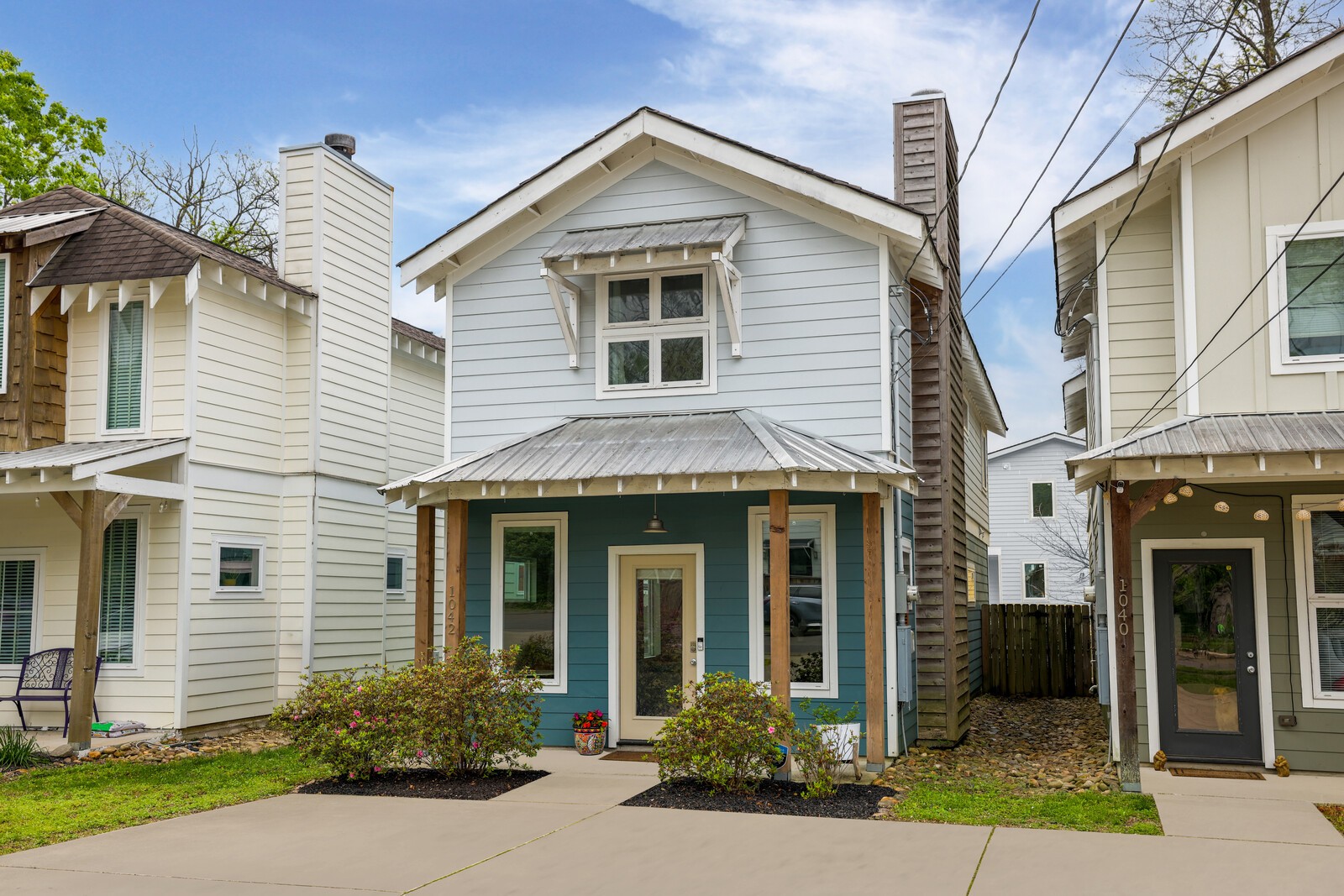 1042 Zophi St
