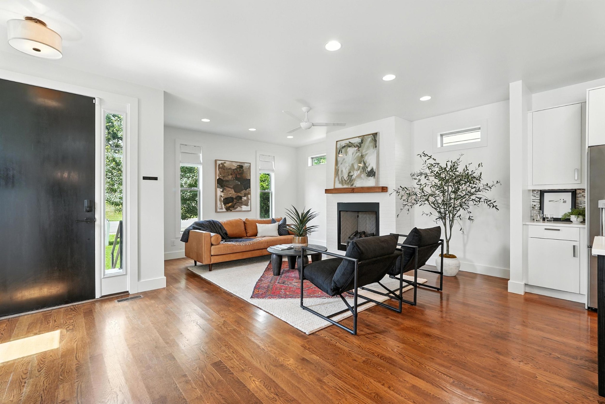 1119B Granada Ave