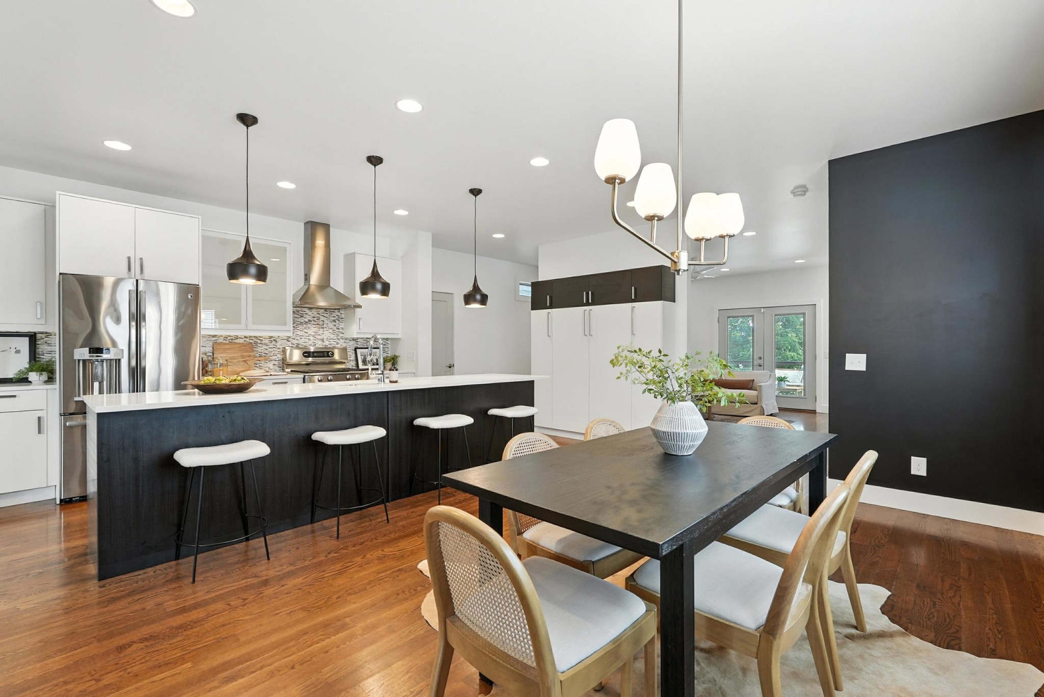 1119B Granada Ave