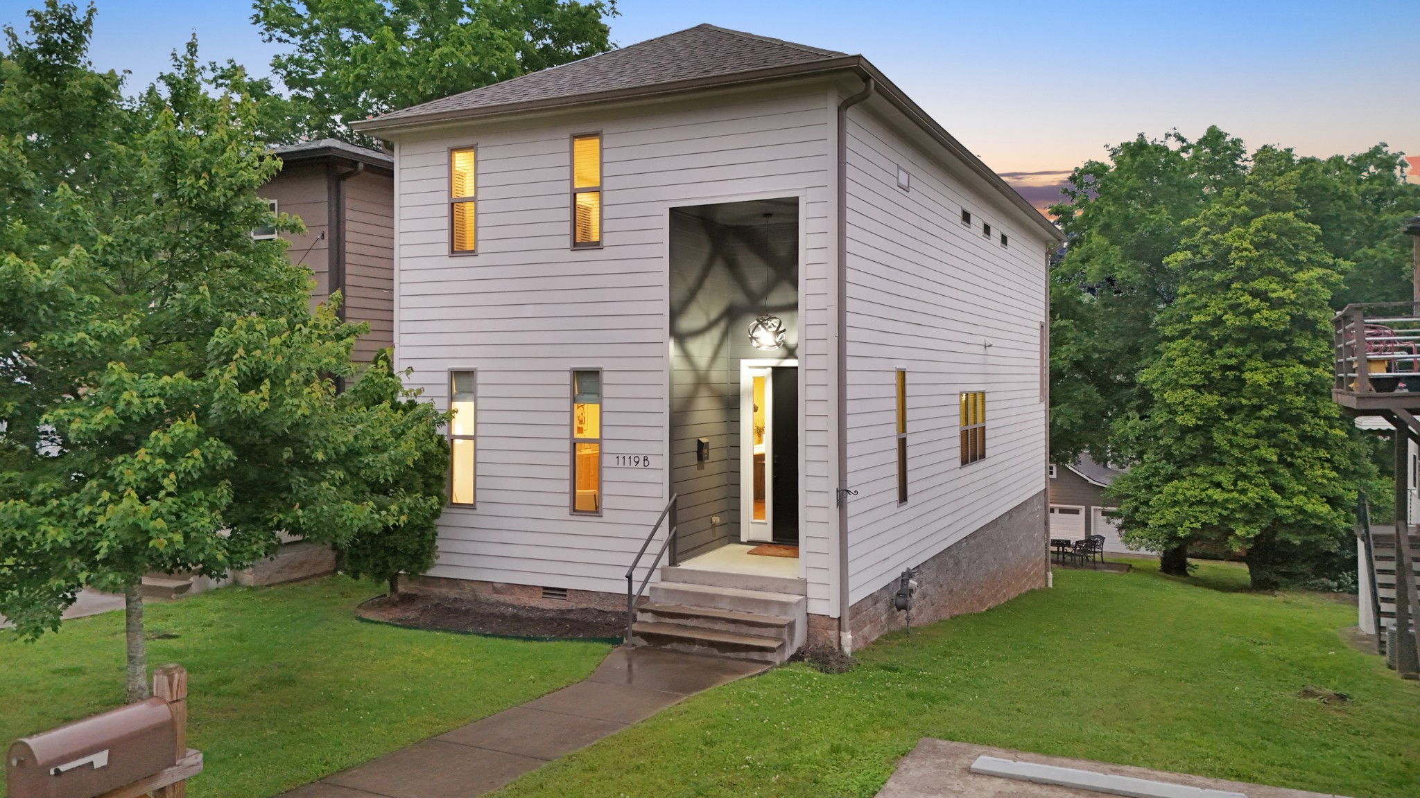 1119B Granada Ave