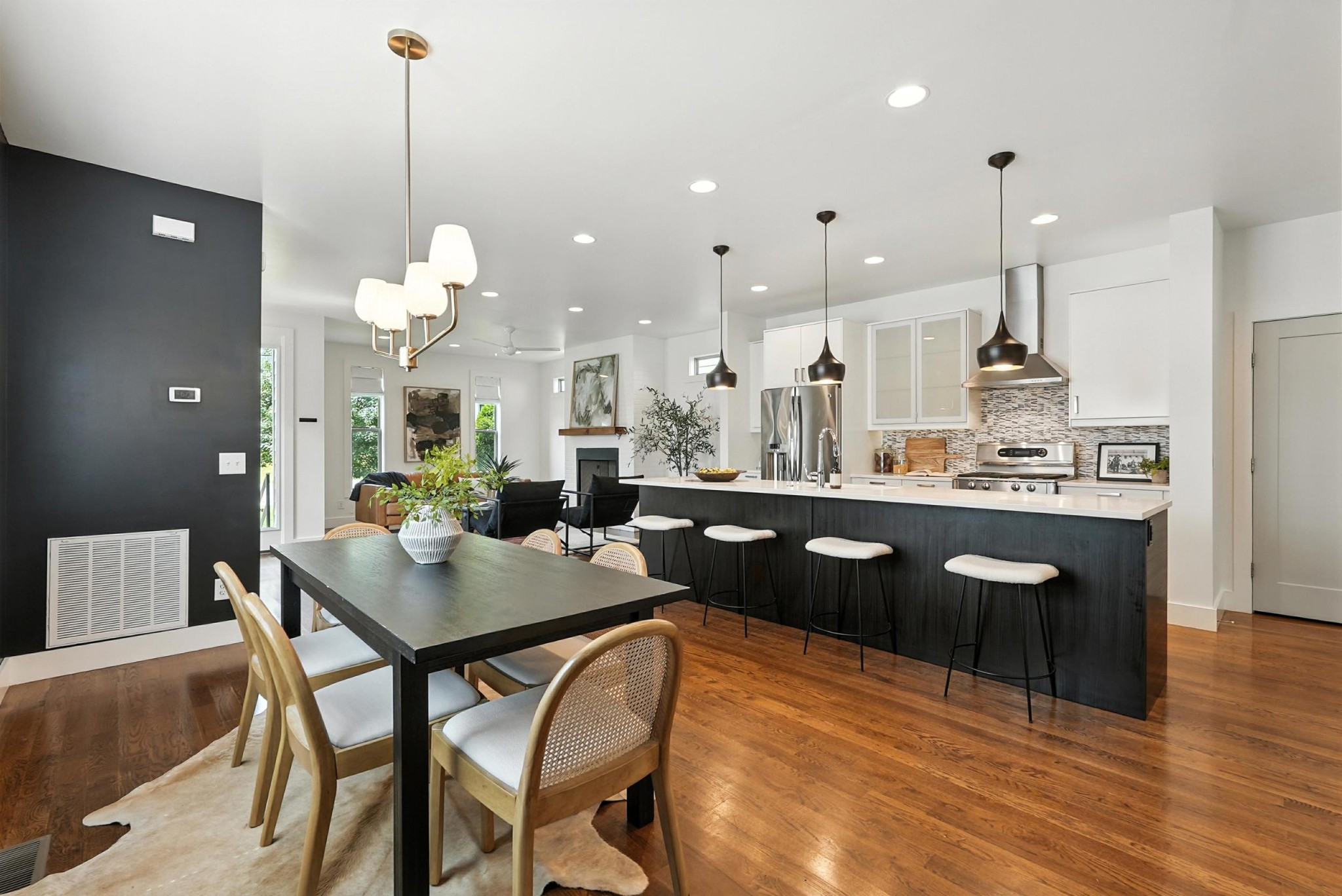 1119B Granada Ave