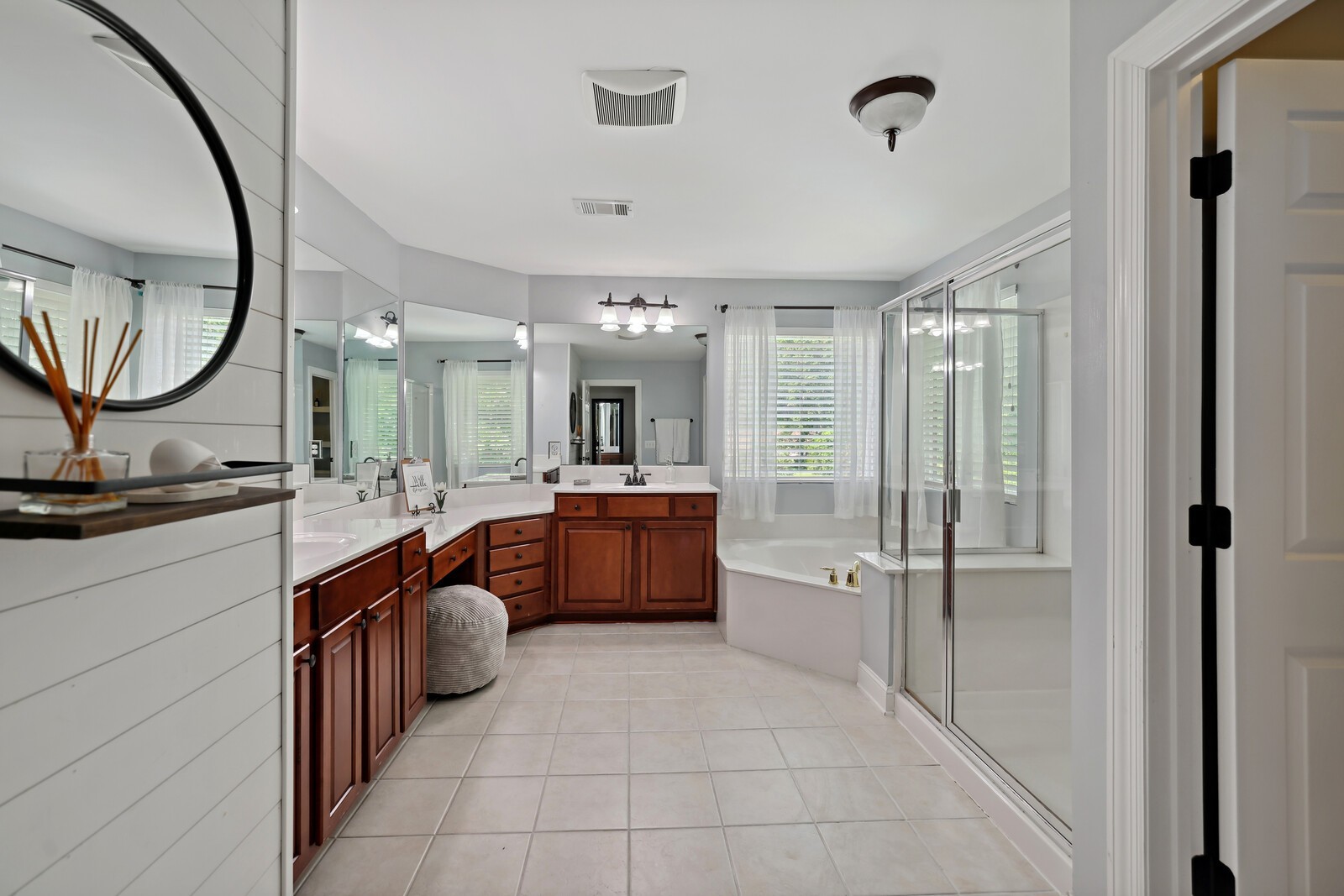 1209 Firth Ct