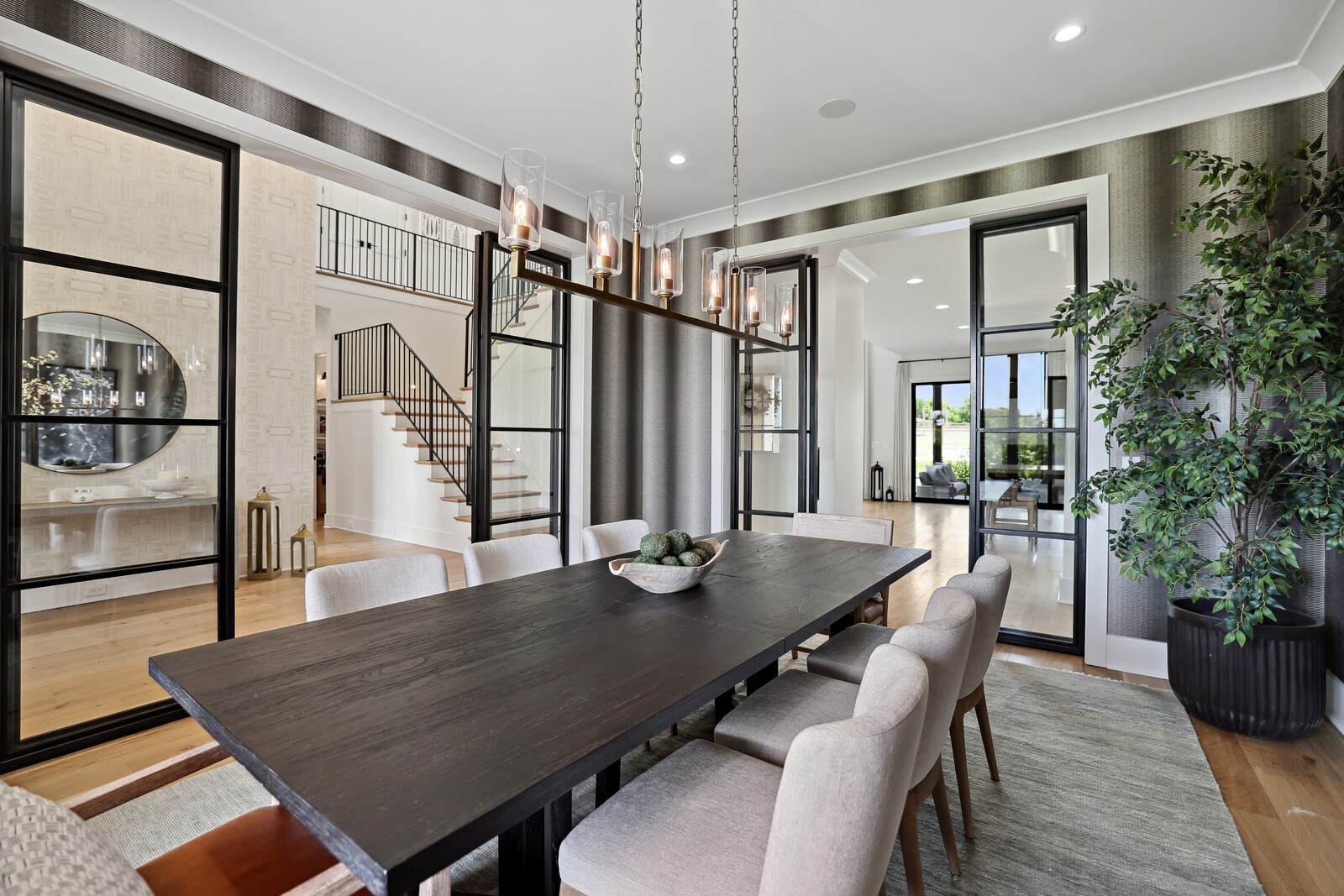4720 Edwardian Trce
