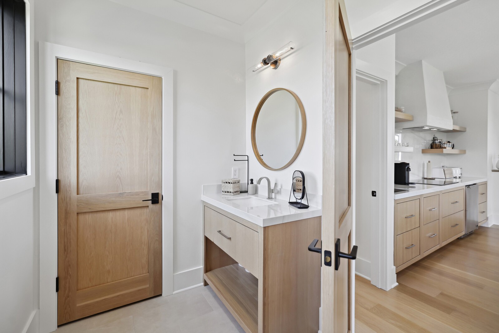 4720 Edwardian Trce