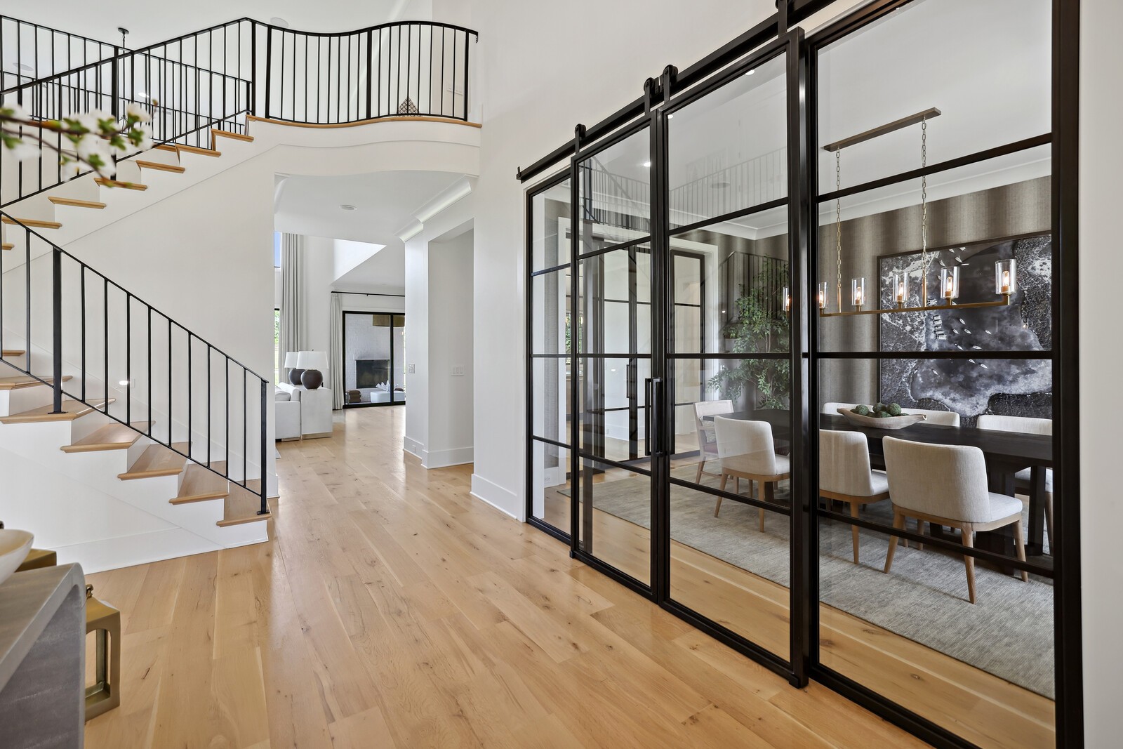 4720 Edwardian Trce