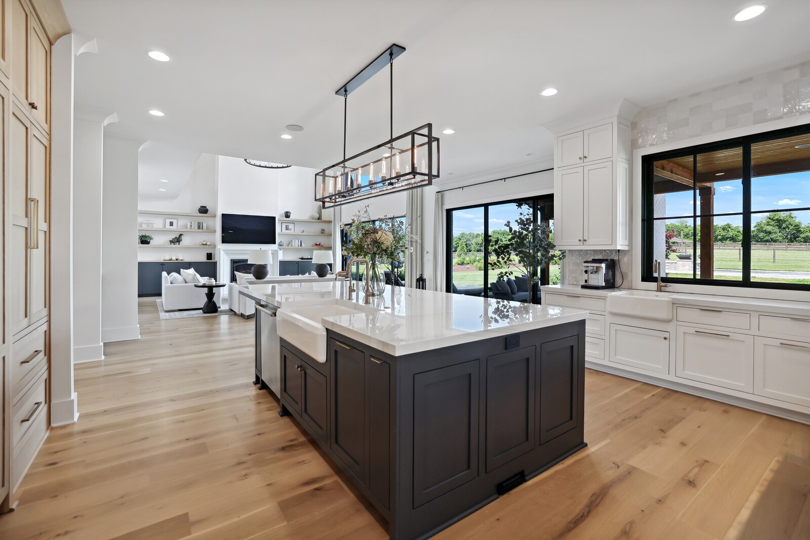 4720 Edwardian Trce