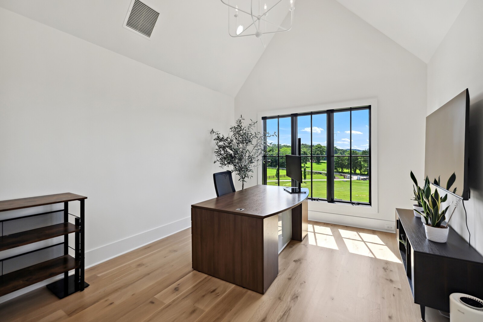 4720 Edwardian Trce
