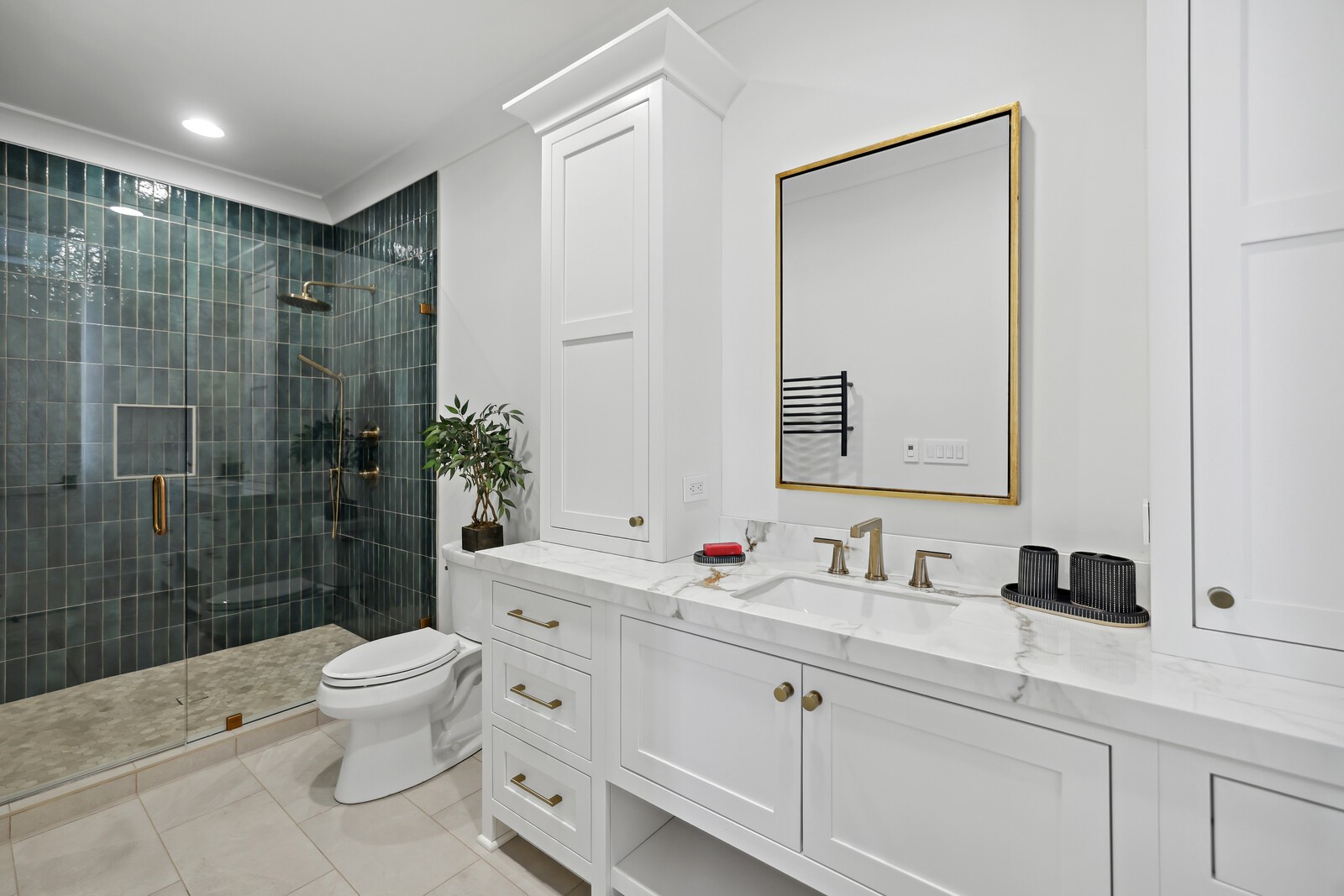 4720 Edwardian Trce