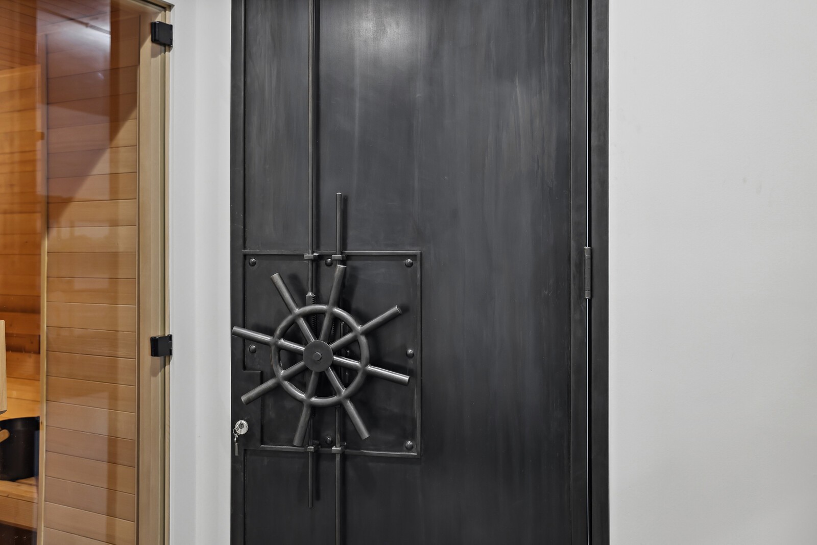 4720 Edwardian Trce