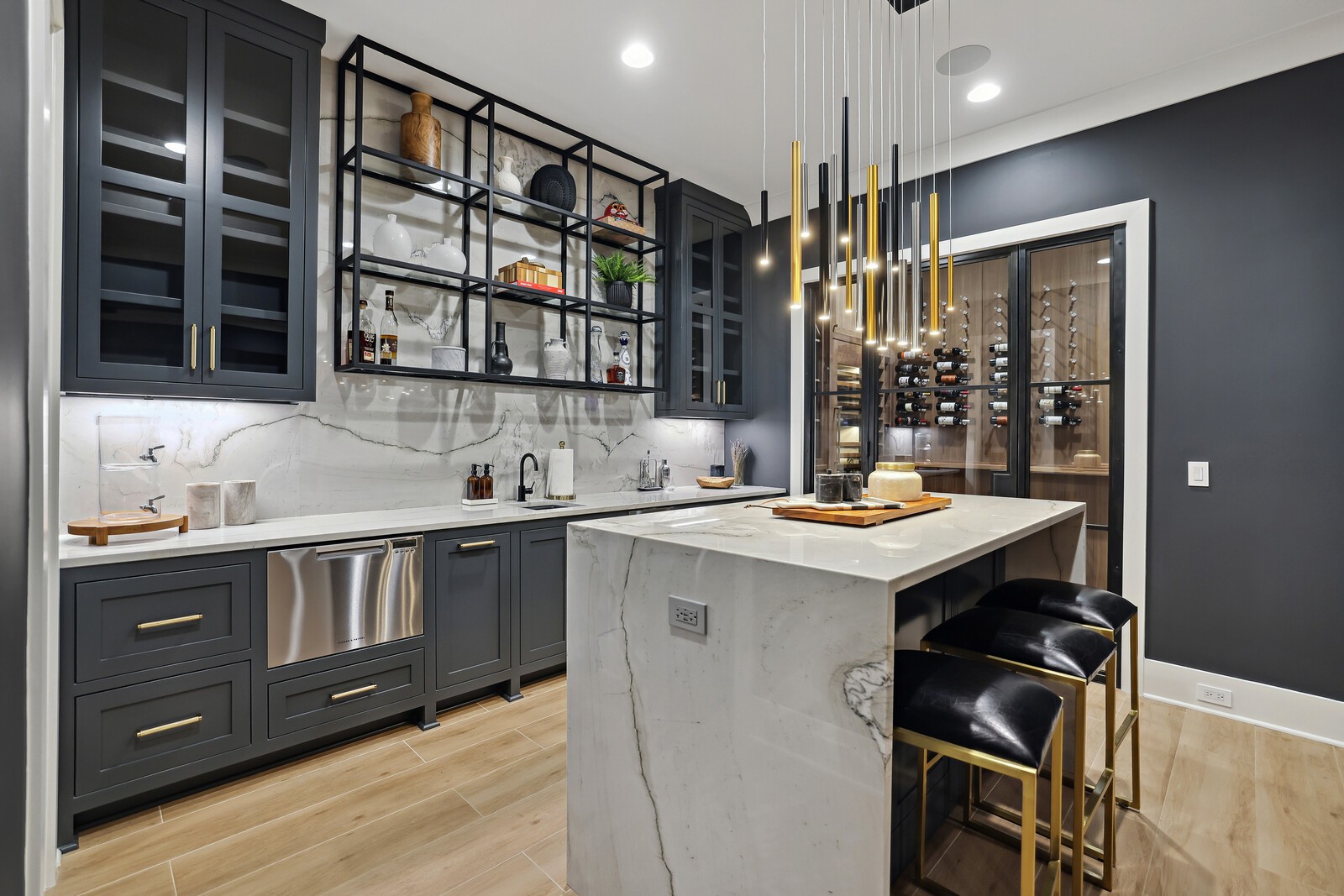 4720 Edwardian Trce
