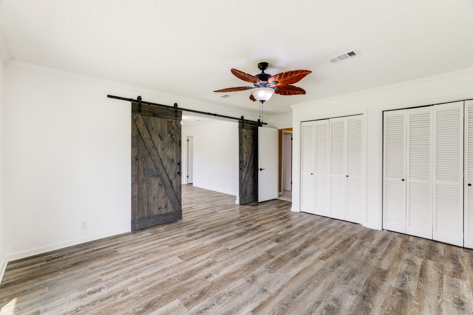 204 Raintree Dr