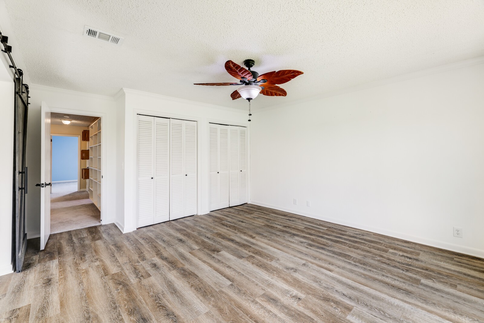 204 Raintree Dr
