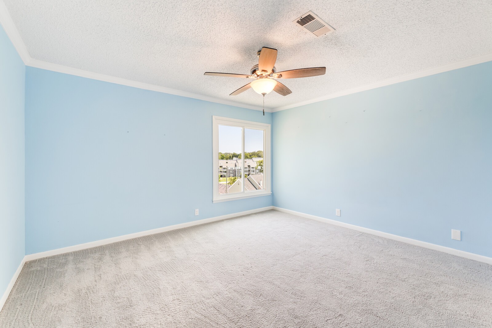 204 Raintree Dr