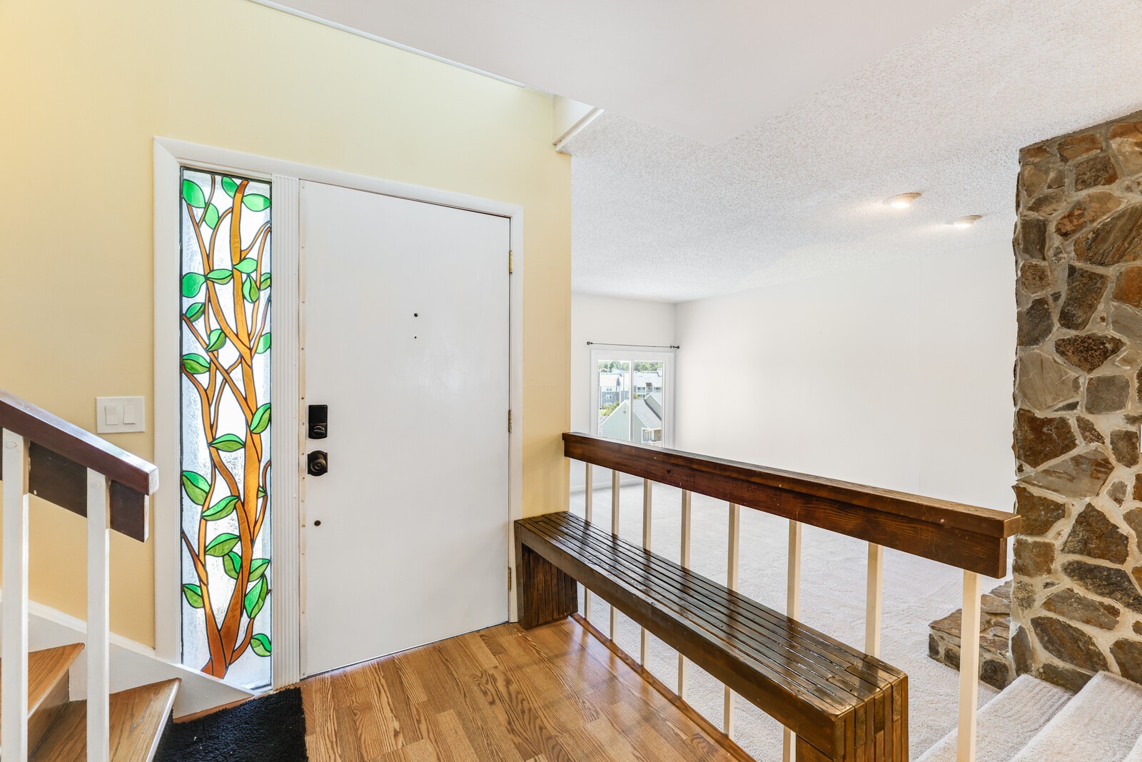 204 Raintree Dr