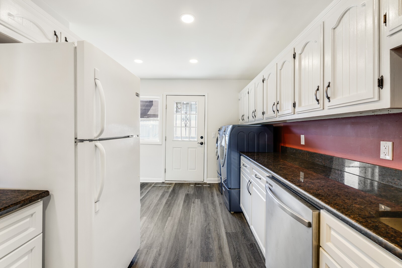 204 Raintree Dr