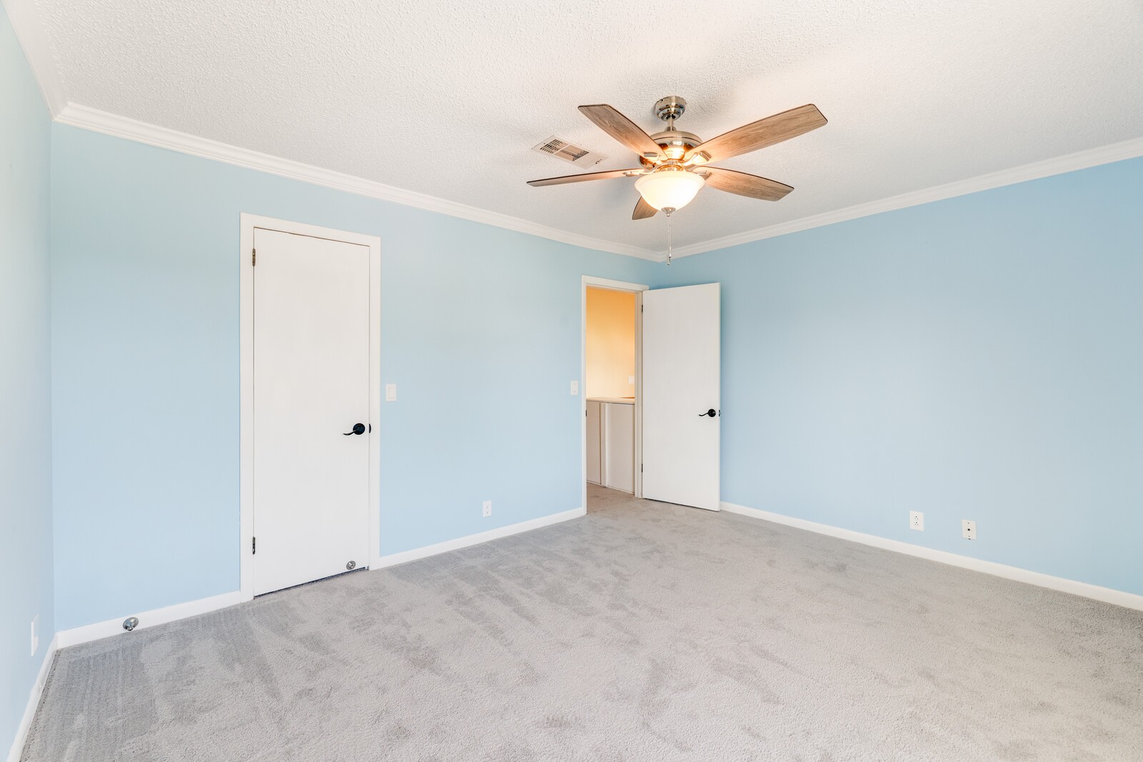 204 Raintree Dr