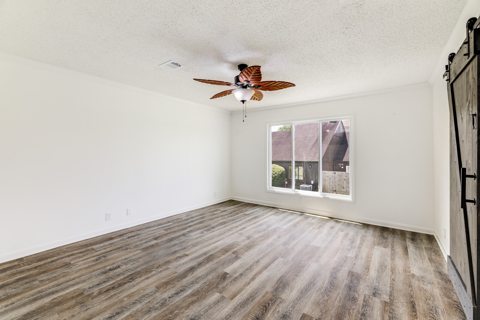 204 Raintree Dr