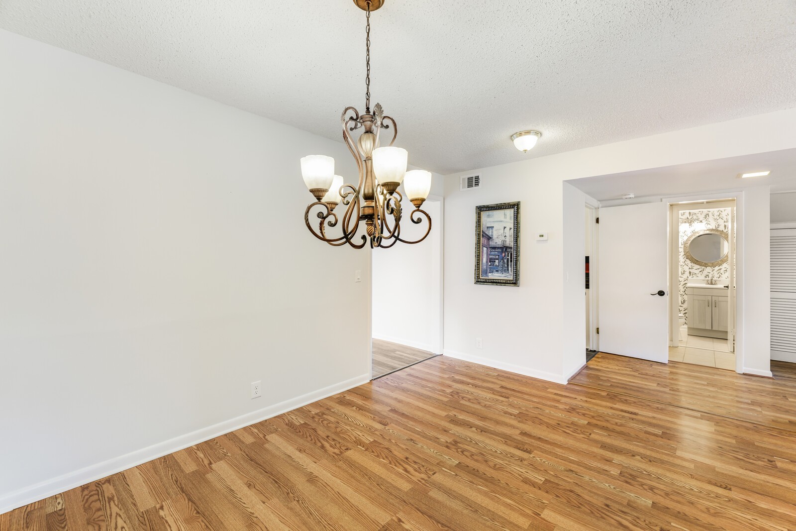 204 Raintree Dr