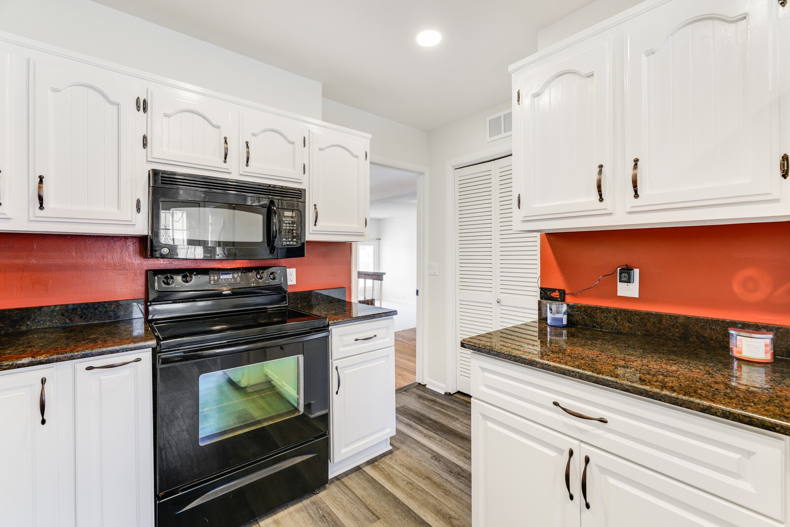 204 Raintree Dr