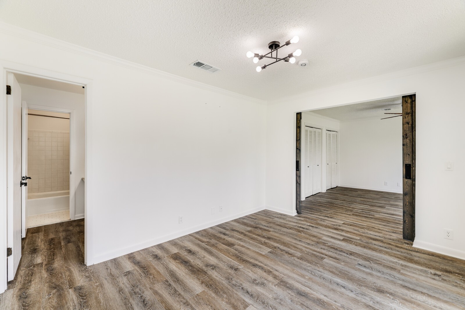 204 Raintree Dr