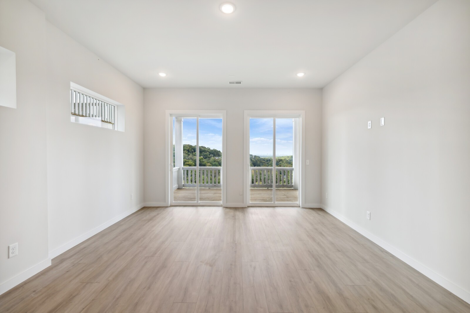 1637 Boxwood Dr
