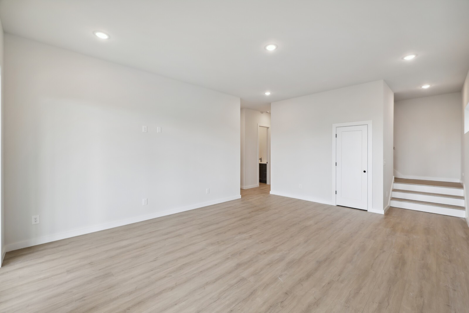 1637 Boxwood Dr