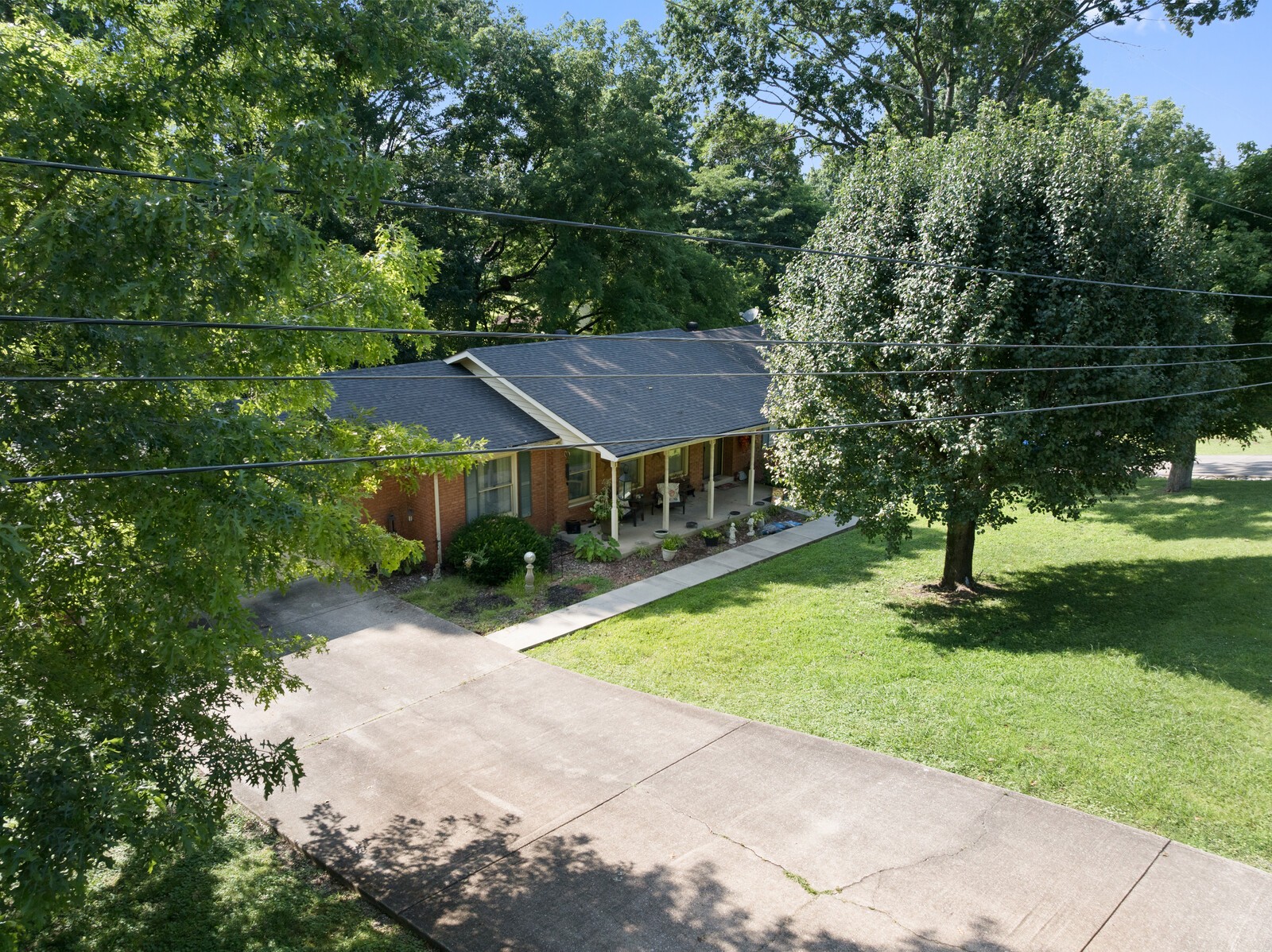 144 Waggoner St
