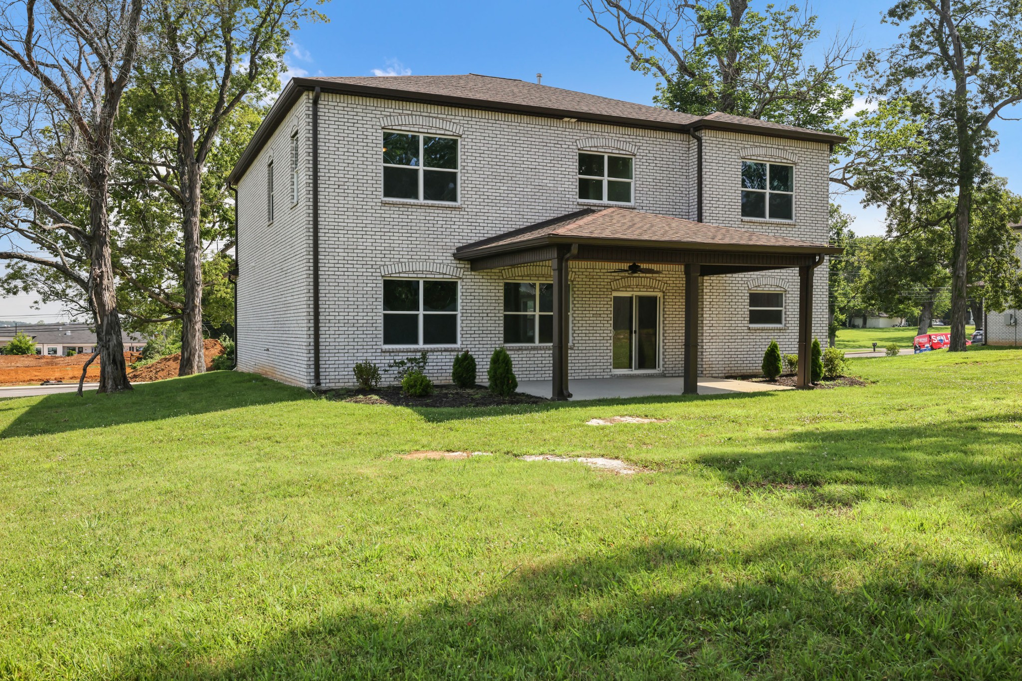 1800 W Main St