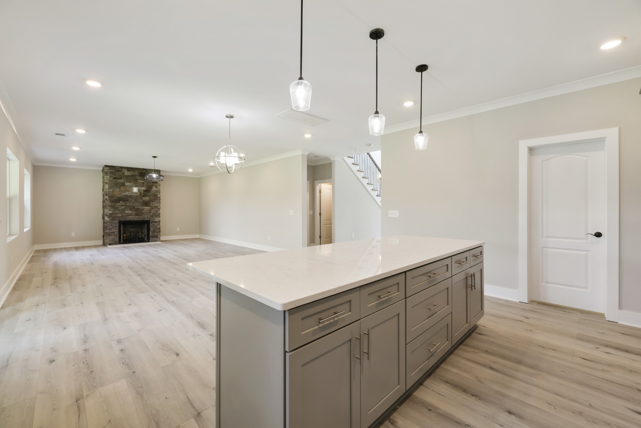 1800 W Main St
