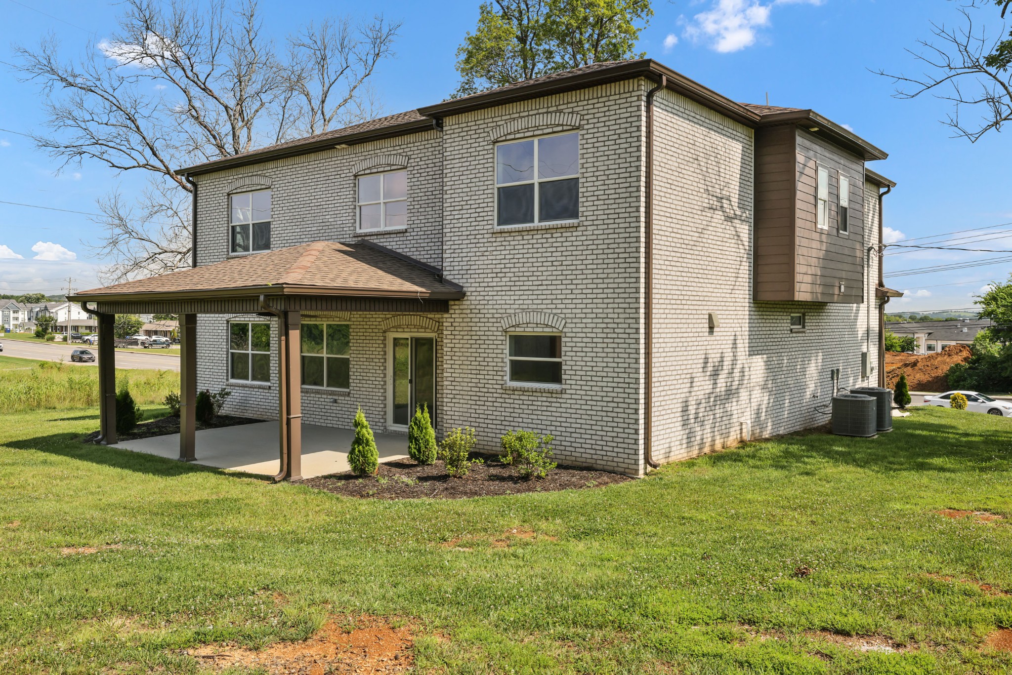 1800 W Main St