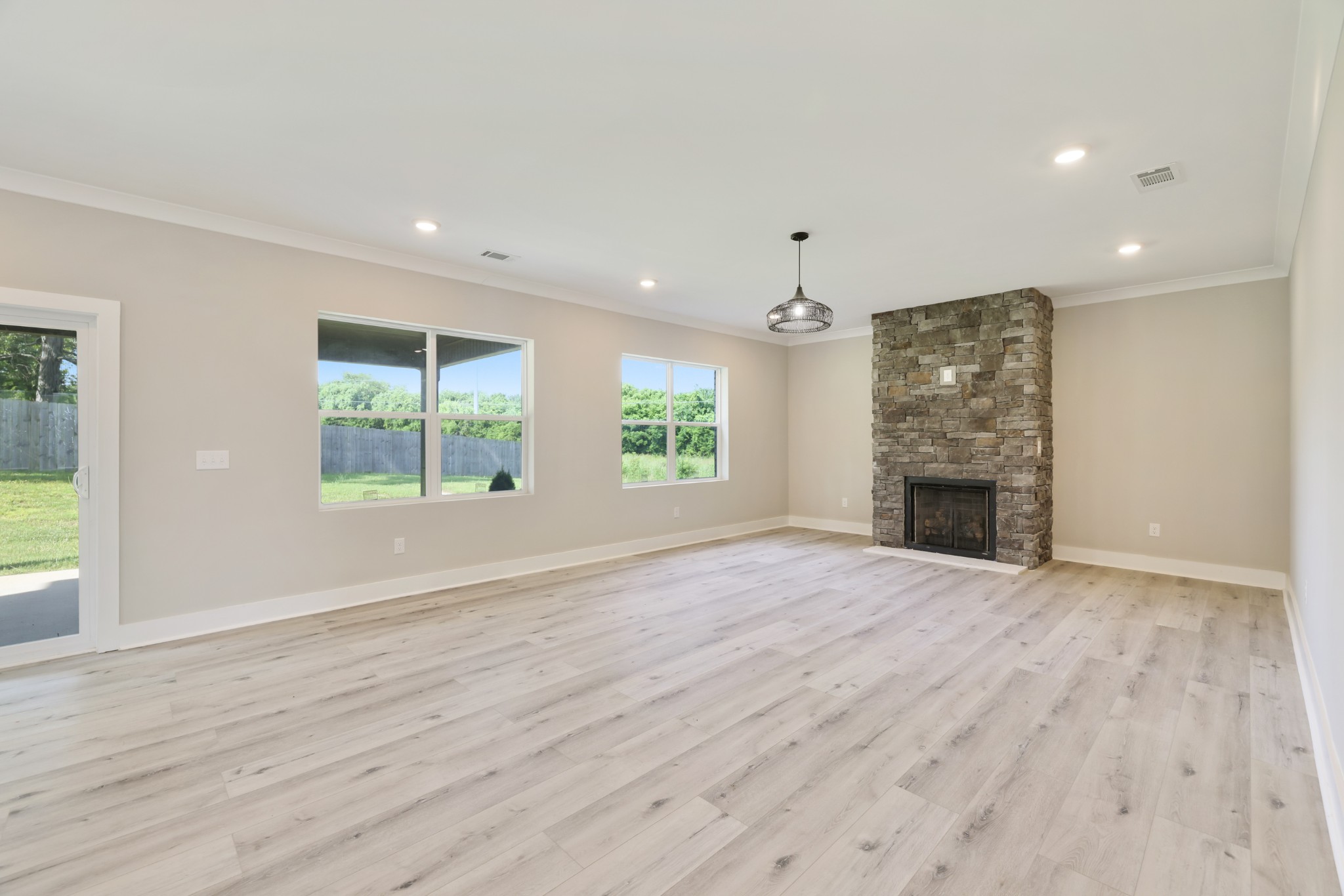 1800 W Main St