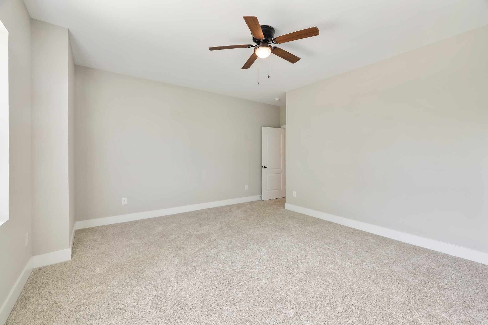 1800 W Main St